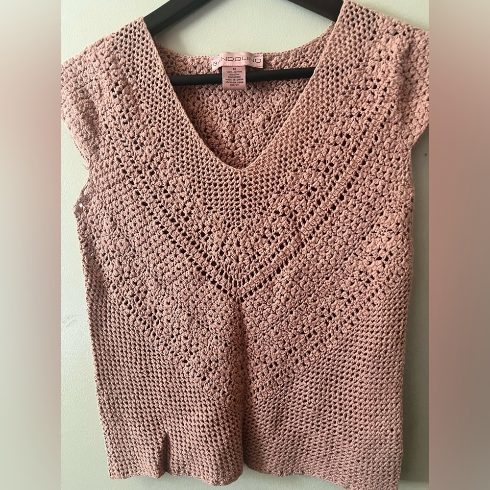 Bandolino sheer crochet boho top medium beach coquette poplin peach fitted